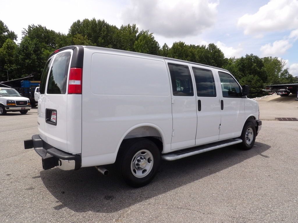 Used 2025 Chevrolet Express 2500 w/ Driver Convenience Package RWD image 8