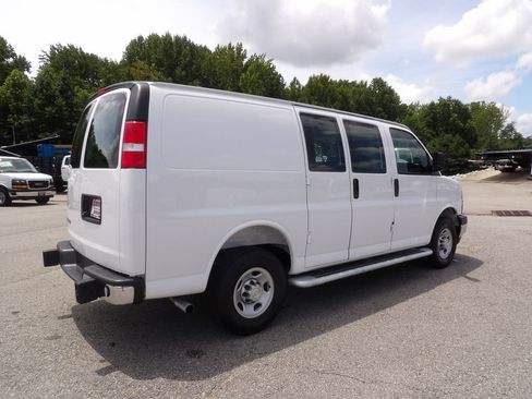 Used 2025 Chevrolet Express 2500 w/ Driver Convenience Package RWD image 8