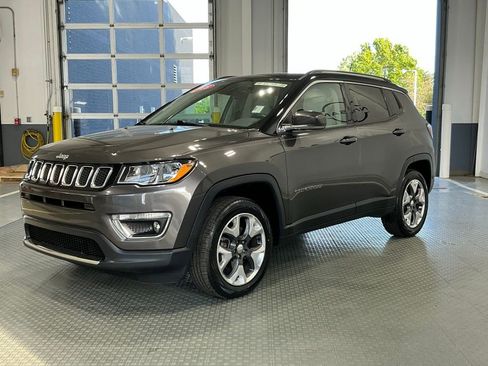 Used 2018 Jeep Compass Limited w/ Navigation Group image 2