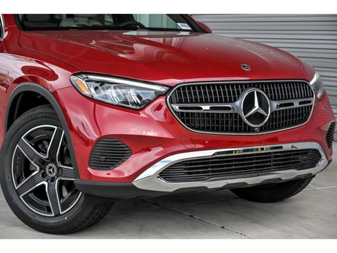 New 2026 Mercedes-Benz GLC 300 4MATIC image 2