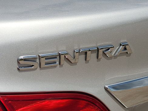 Used 2019 Nissan Sentra S FWD image 13