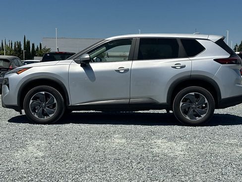 Used 2024 Nissan Rogue SV FWD image 6