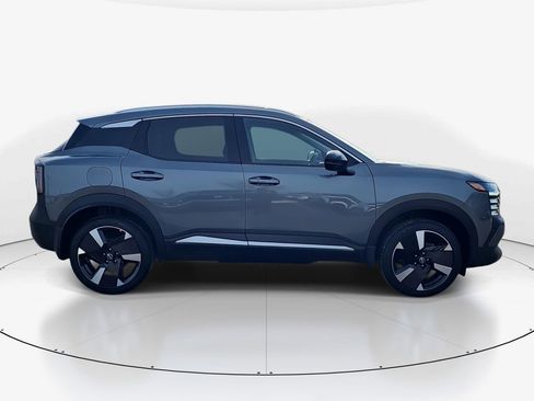 New 2026 Nissan Kicks SR image 4
