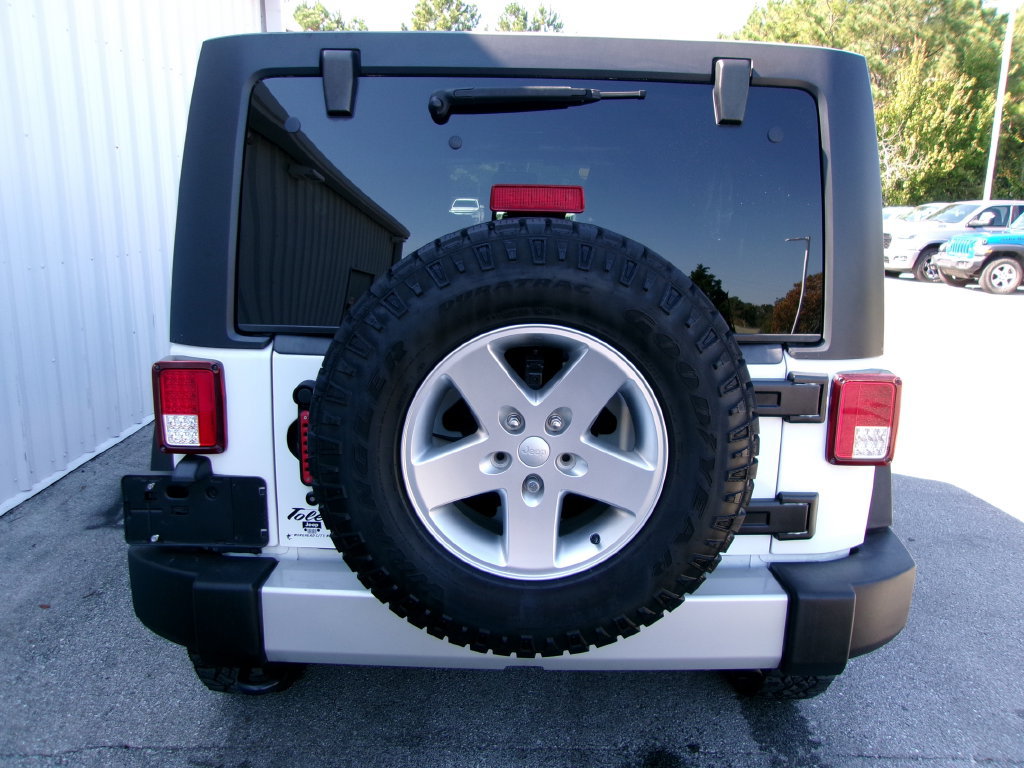 Used 2014 Jeep Wrangler Unlimited Sport w/ Quick Order Package 24S AWD/4WD image 23