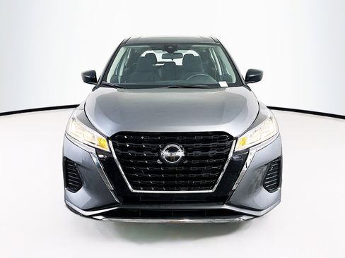 Used 2024 Nissan Kicks S image 2
