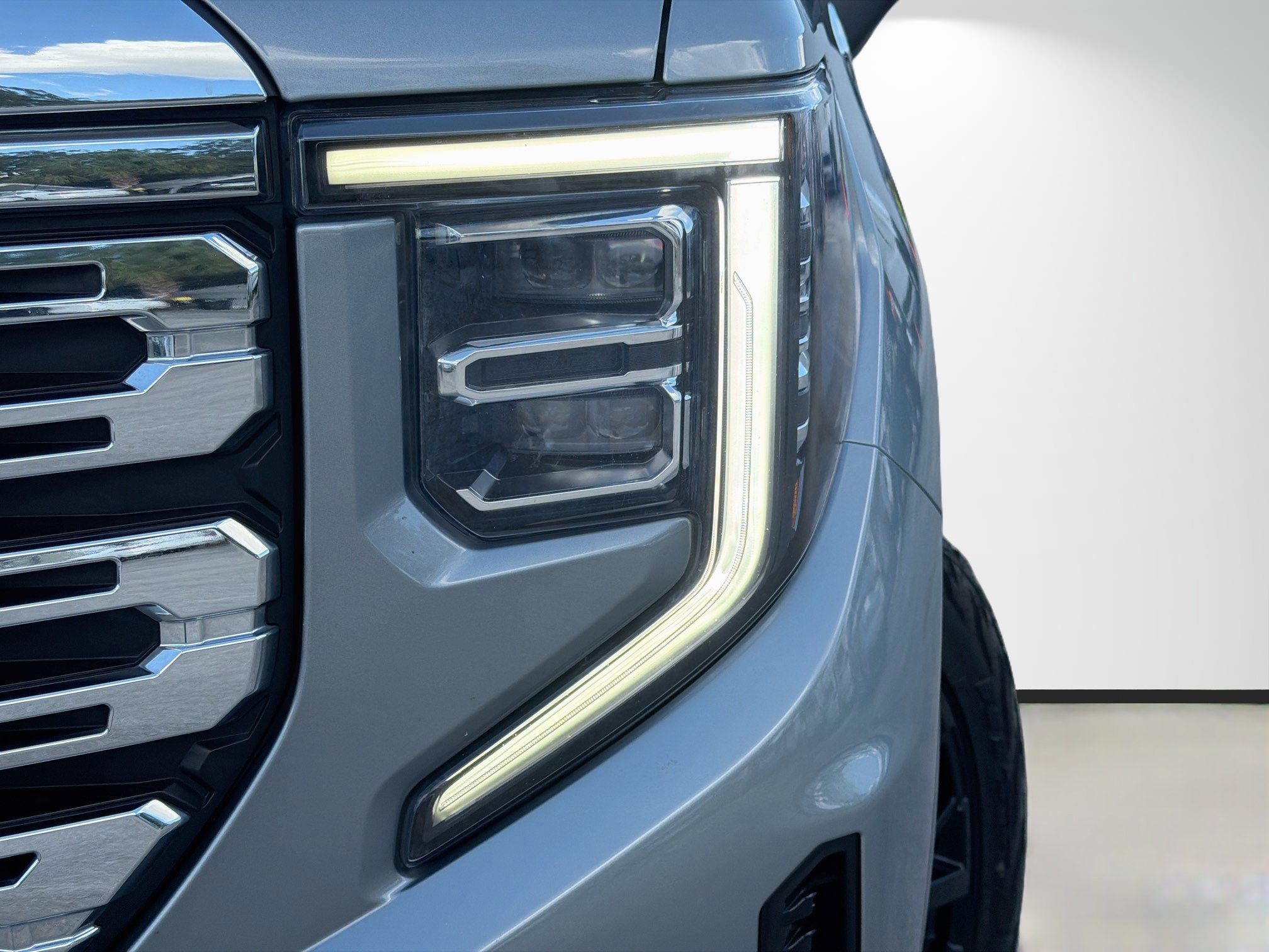 Used 2023 GMC Sierra 1500 Denali AWD/4WD image 9