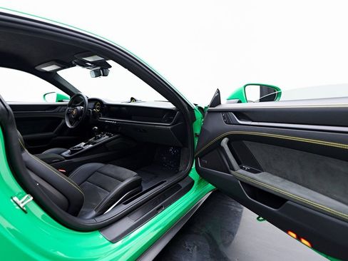 Used 2022 Porsche 911 GT3 image 32