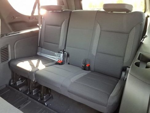 New 2026 Chevrolet Suburban LS AWD/4WD image 10