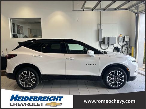 Used 2025 Chevrolet Blazer RS w/ Enhanced Convenience Package AWD/4WD image 2