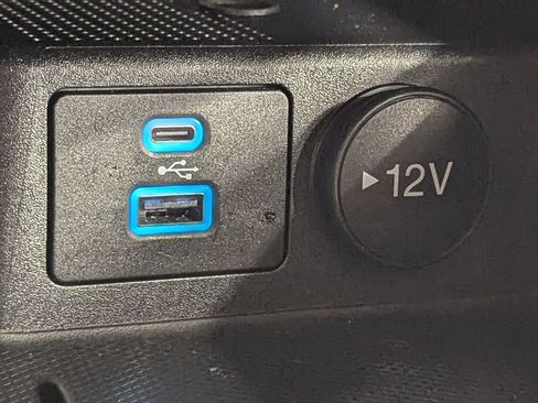 Used 2022 Ford Escape Titanium image 27