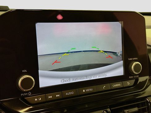 Used 2024 Nissan Pathfinder SV w/ SV Premium Package image 22