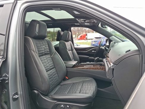 Certified 2023 Cadillac Escalade ESV Sport Platinum w/ LPO, ONYX Package AWD/4WD image 21