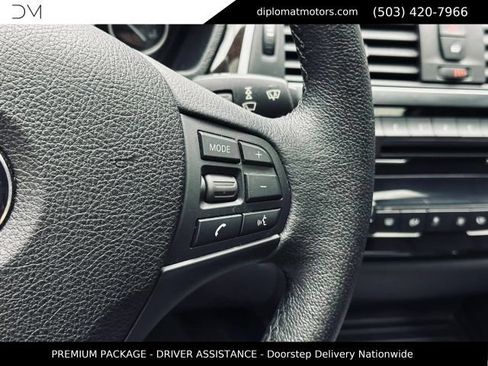 Used 2017 BMW 320i Sedan RWD image 30