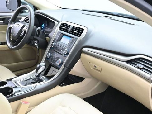 Used 2013 Ford Fusion SE image 28