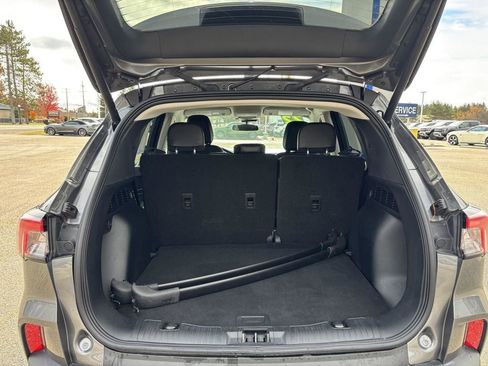 Used 2022 Ford Escape SEL w/ Class II Trailer Tow Package image 16