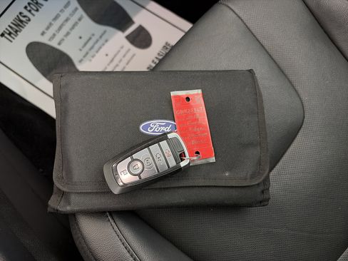 Used 2018 Ford Edge Titanium w/ Equipment Group 301A image 33