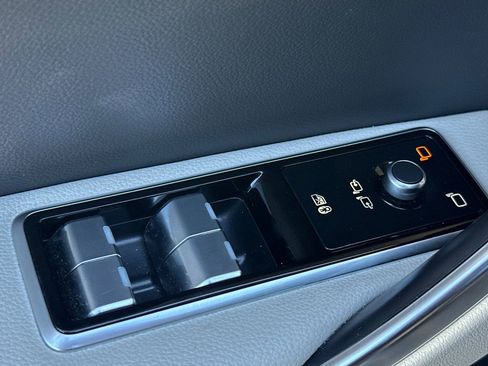 Used 2024 Jaguar XF R-Dynamic SE image 15