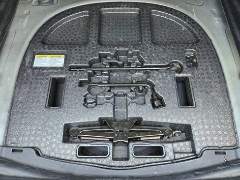 Used 2024 Toyota Camry SE FWD image 19