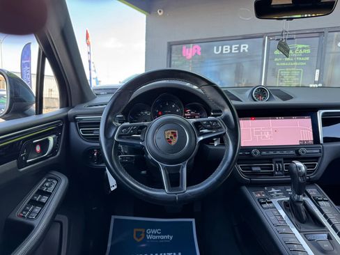 Used 2021 Porsche Macan image 22