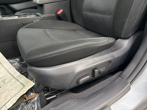 Used 2017 Subaru Outback 2.5i Premium image 12