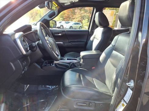 Certified 2023 Toyota Tacoma Limited image 10