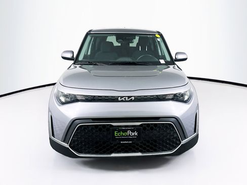 Used 2025 Kia Soul LX w/ LX Technology Package FWD image 2