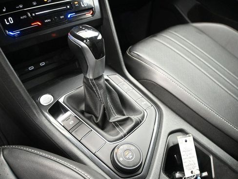 Used 2022 Volkswagen Tiguan SE R-Line AWD/4WD image 5