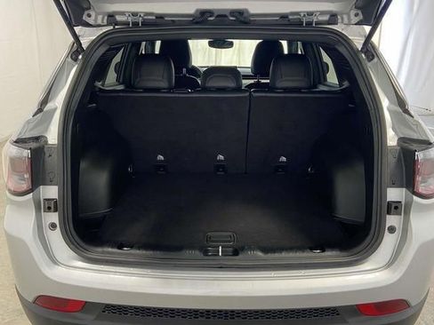 Used 2024 Jeep Compass Latitude image 13