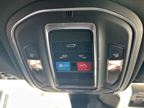 Used 2023 Jeep Wagoneer Series III w/ Preferred Equipment Group image 51