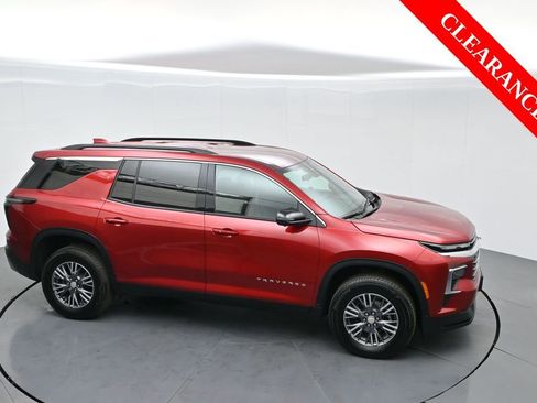 Used 2025 Chevrolet Traverse LT w/ Driver Confidence Package image 57