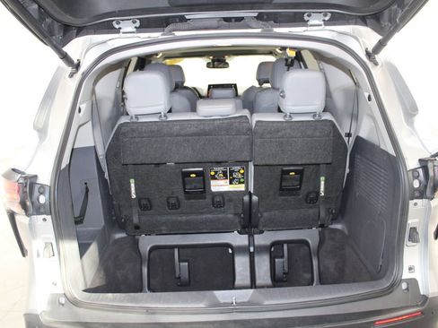 Used 2024 Toyota Sienna XLE image 14