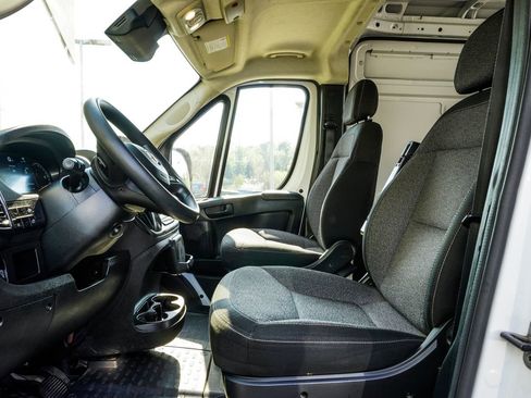 Used 2024 RAM ProMaster 2500 w/ Premium Convenience Group FWD image 34