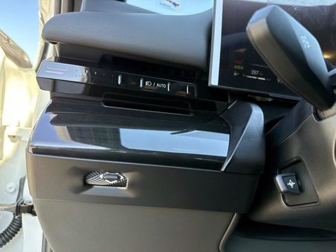 New 2026 BMW 530i w/ M Sport Package image 35