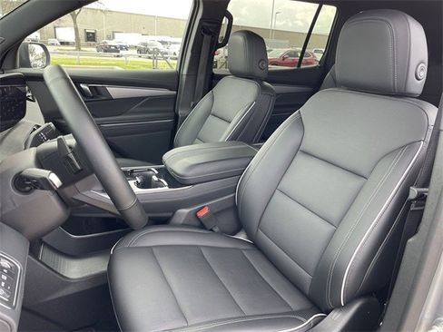 Used 2025 Buick Enclave Preferred image 24