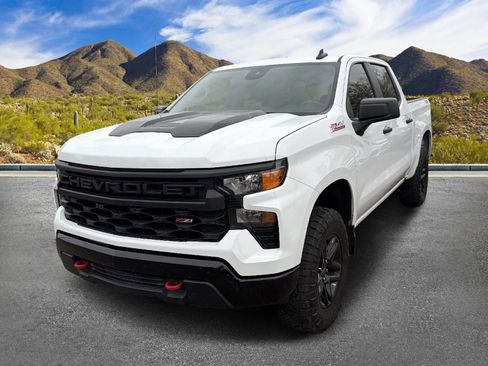 Used 2023 Chevrolet Silverado 1500 Custom Trail Boss AWD/4WD image 2