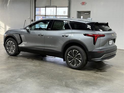 New 2026 Chevrolet Blazer EV LT image 6