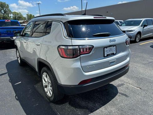 Used 2024 Jeep Compass Latitude AWD/4WD image 6