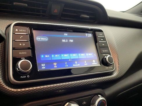 Used 2019 Nissan Kicks S image 3