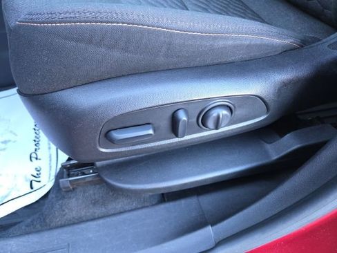 Used 2019 Chevrolet Equinox LT image 39