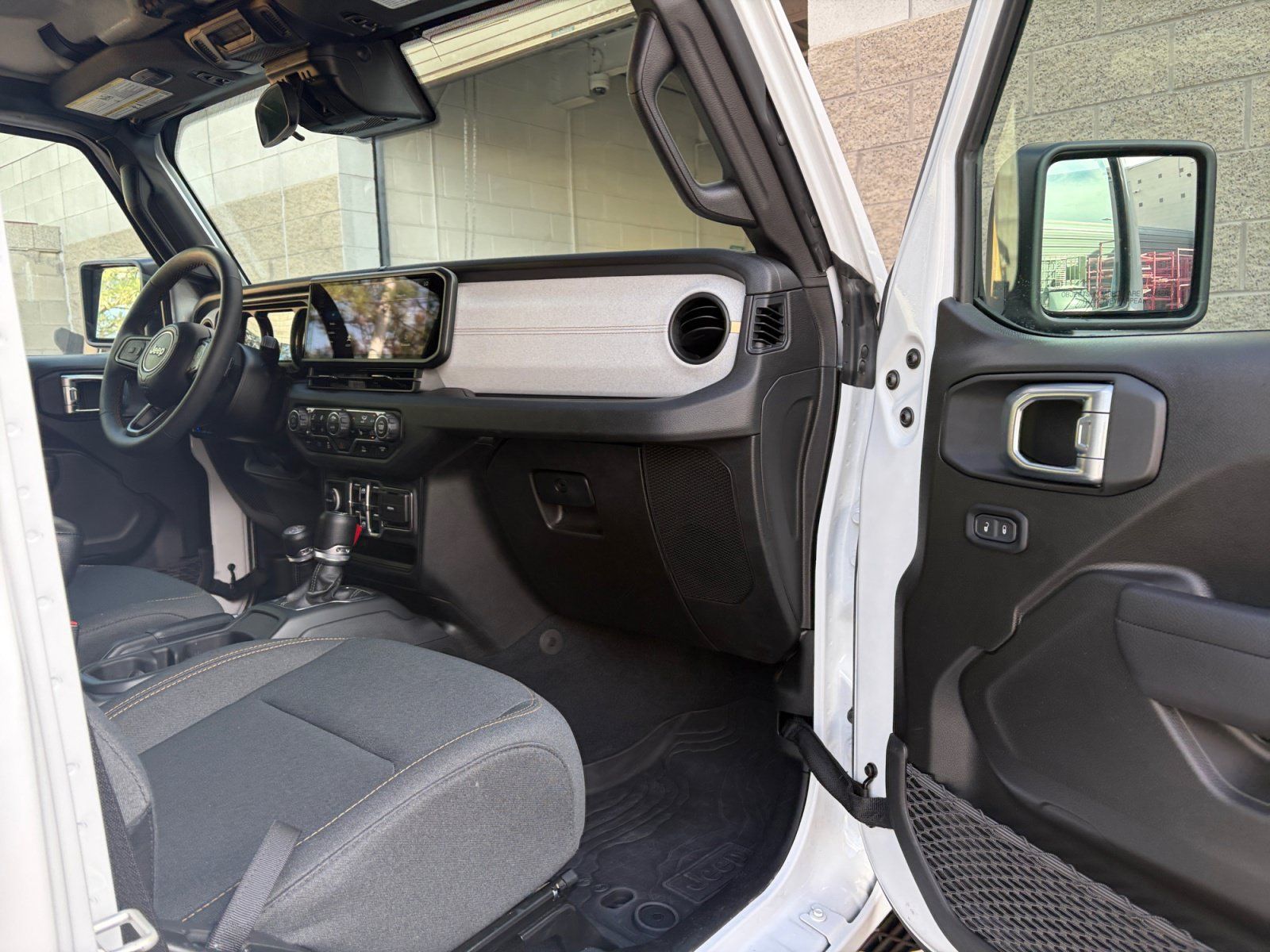 Used 2024 Jeep Wrangler Unlimited w/ Convenience Group AWD/4WD image 16