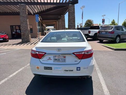Certified 2017 Toyota Camry SE w/ Moonroof Package FWD image 5