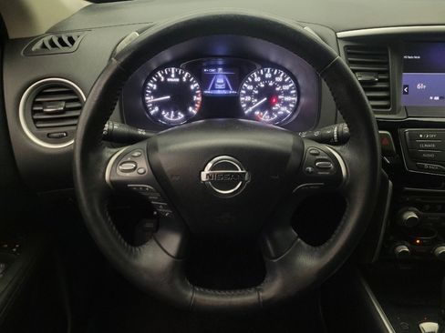 Used 2019 Nissan Pathfinder SV image 22