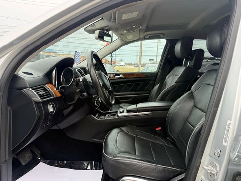 Used 2014 Mercedes-Benz GL 550 4MATIC image 19