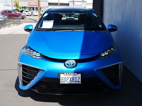 Used 2018 Toyota Mirai image 2