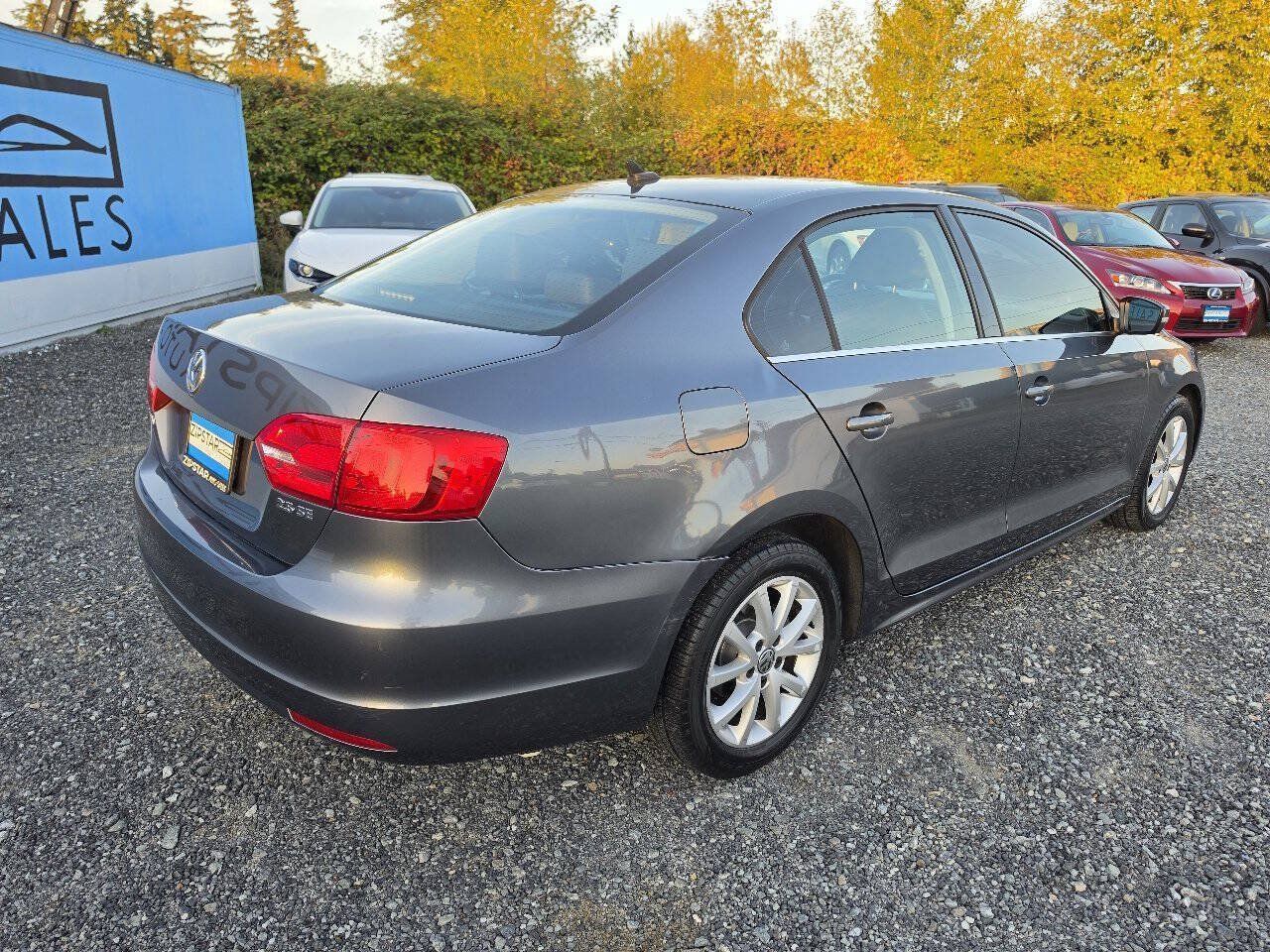 Used 2013 Volkswagen Jetta SE FWD image 7