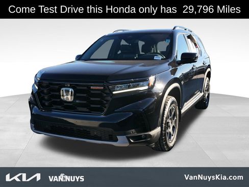 Used 2024 Honda Pilot TrailSport image 6