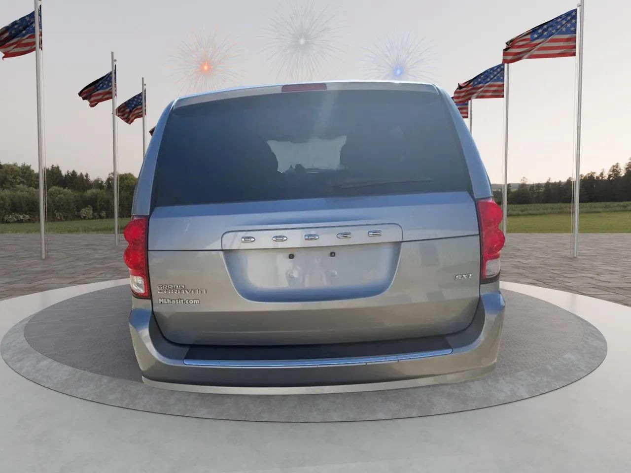 Used 2016 Dodge Grand Caravan SXT w/ UConnect Hands-Free Group FWD image 4