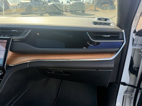 Used 2023 Jeep Grand Cherokee L Summit image 35