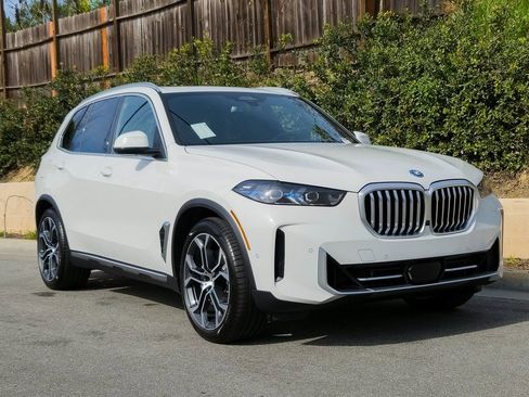 New 2026 BMW X5 xDrive50e w/ Executive Package image 2