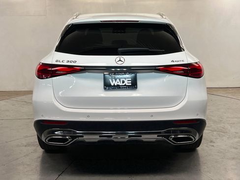 Used 2024 Mercedes-Benz GLC 300 4MATIC image 5